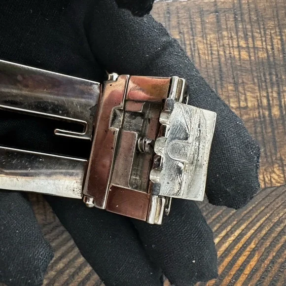 GUCCI Silver Belt Buckle  Mens Fashion Accessory - Picture 10 of 10